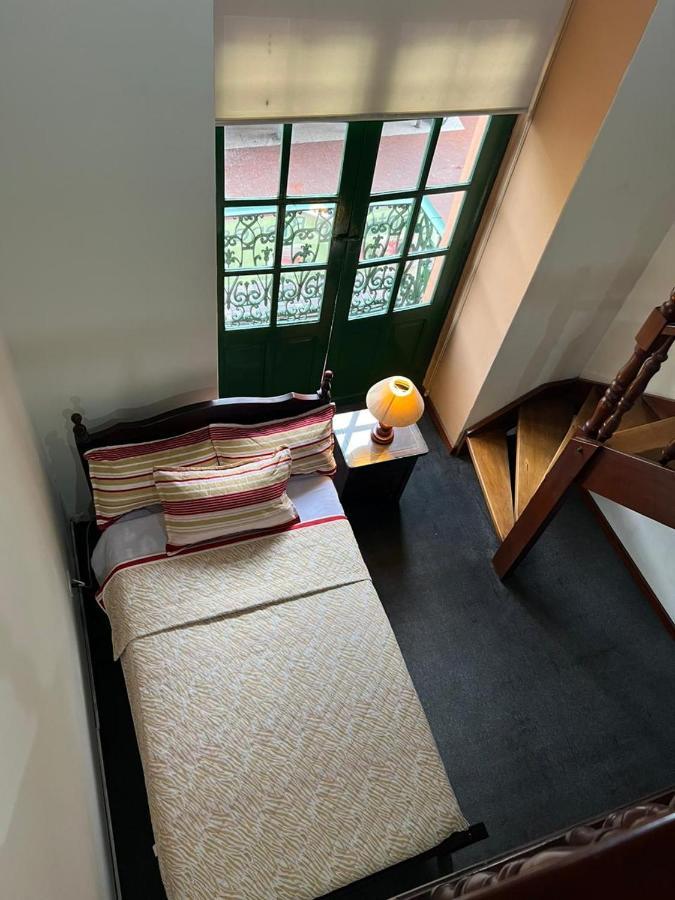 Hostal Victoria Quito Esterno foto