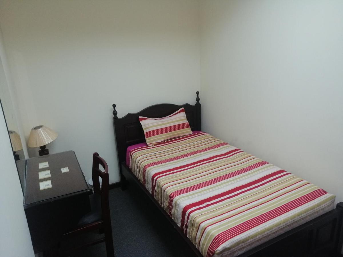 Hostal Victoria Quito Esterno foto