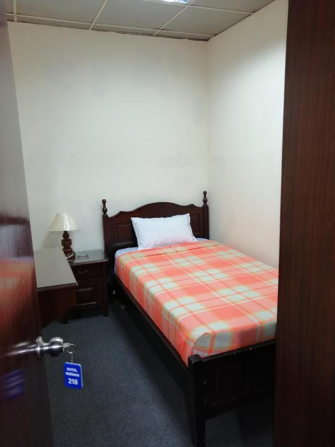 Hostal Victoria Quito Esterno foto