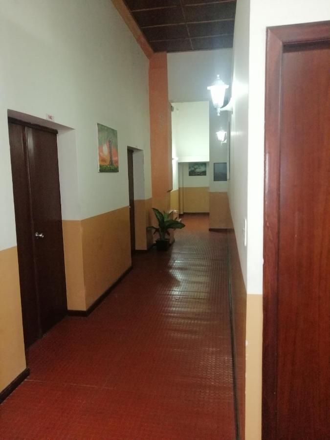 Hostal Victoria Quito Esterno foto