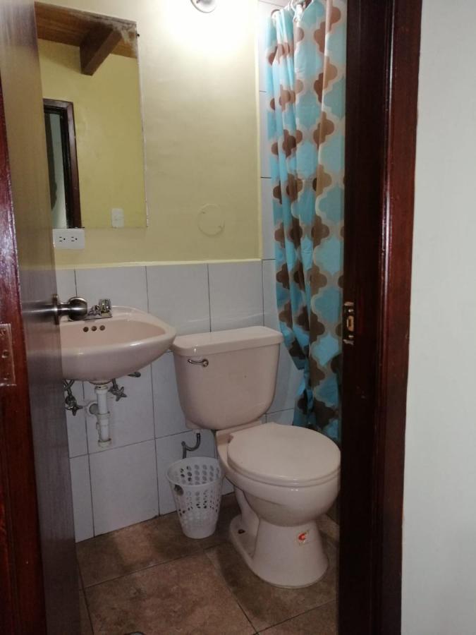 Hostal Victoria Quito Esterno foto